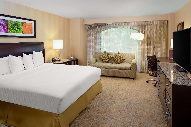Hotel Zessa Orange County Airport a DoubleTree by Hilton - photo 96