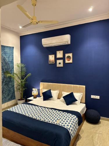 Bageecha Ghar Netflix Chill Garden Terrace Pool Palace Views — Udaipur
