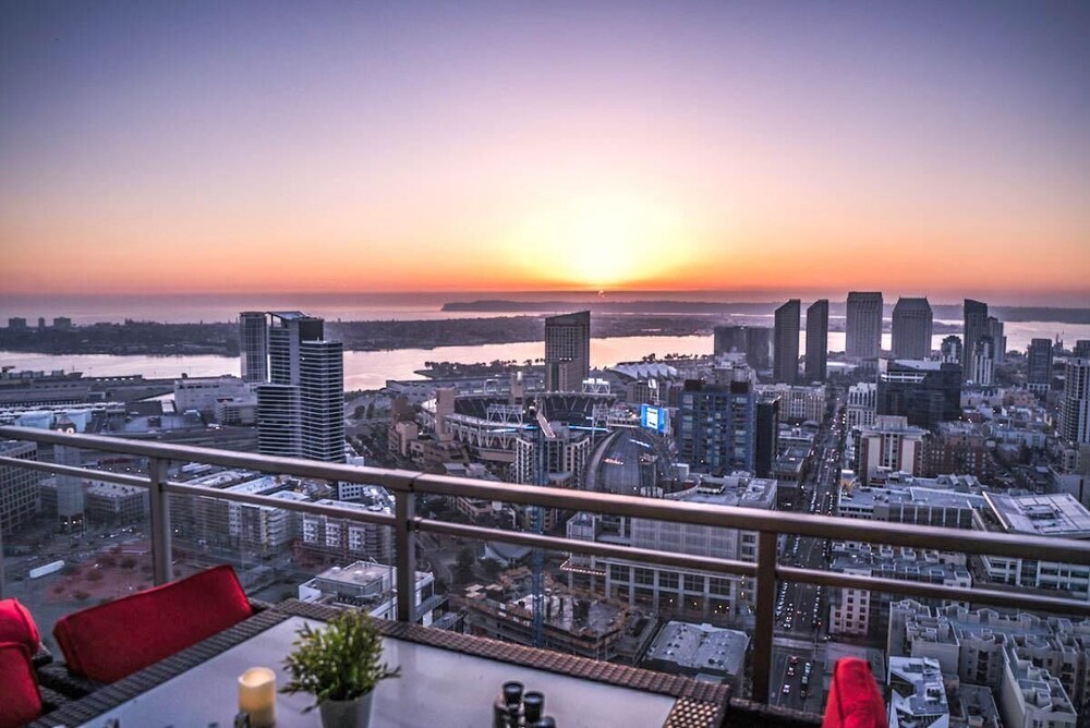 Ocean View IV by AvantStay High Rise in DT w City & Ocean Views - photo 14