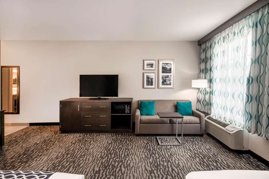 La Quinta Inn & Suites by Wyndham Chattanooga Lookout Mtn - photo 31