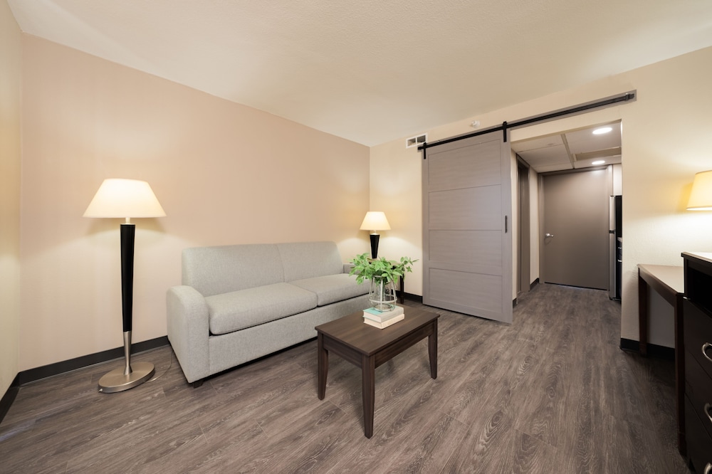 South Country Suites - photo 7