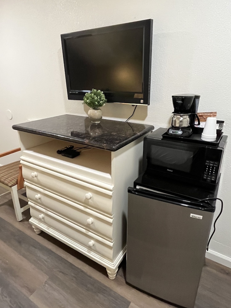 American Inn Grover Beach - photo 3