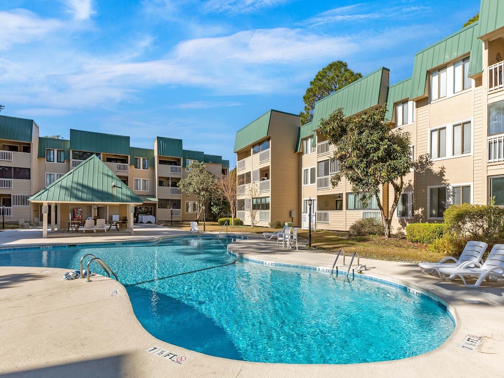 Pool Access And Balcony Hilton Head Resort Condo - photo 21
