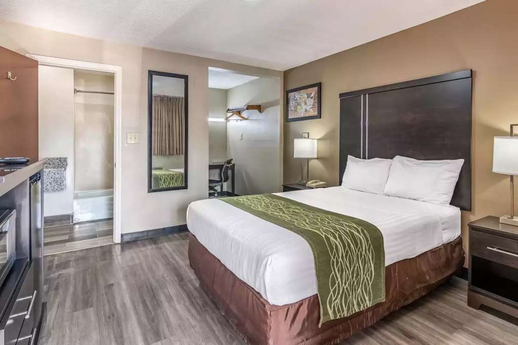 Americas Best Value Inn Opelika - photo 17