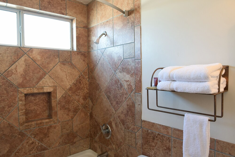 The Shores Inn and Beach Houses - photo 41