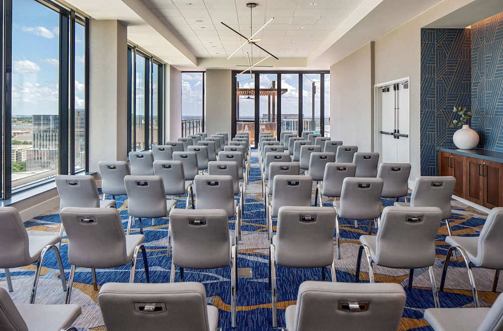 Hilton Garden Inn Austin University Capitol District - photo 46