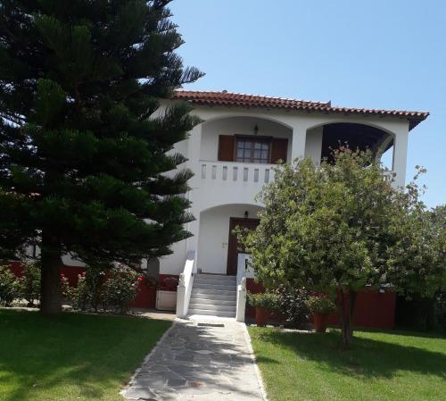 Family Villa Dora — 4-Star Luxury Hotel in Zacharo, Greece