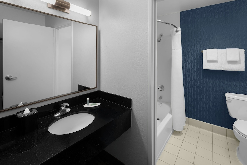 Fairfield Inn Santa Clarita Valencia - photo 15