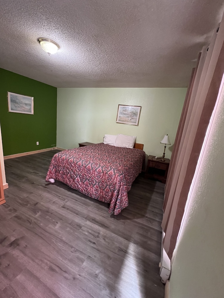 Liberty Motel - photo 13