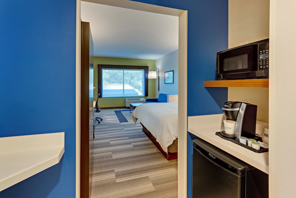 Holiday Inn Express & Suites Winston Salem Sw Clemmons by IHG - photo 25