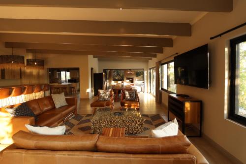 Shiandi Villa — 4-Star Luxury Hotel in Hoedspruit, South Africa