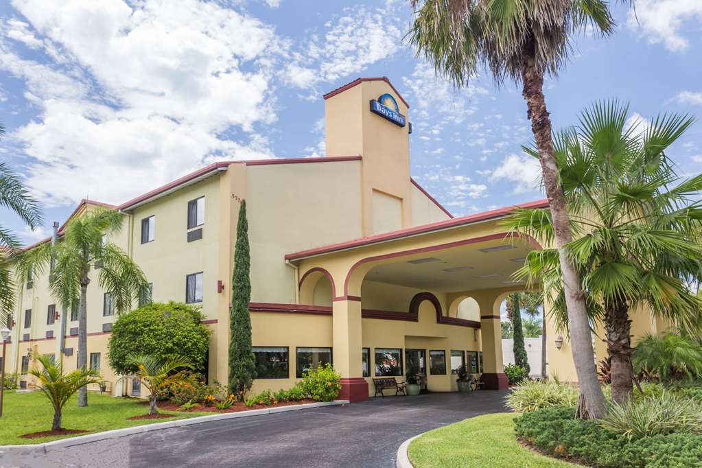 Days Inn by Wyndham Sarasota I 75 — hotel in Sarasota