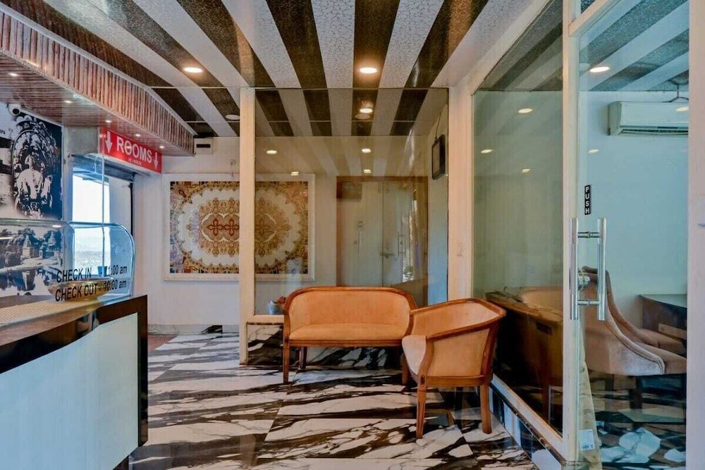 Hotel Ransa Suites And Deluxe Rooms — Wai
