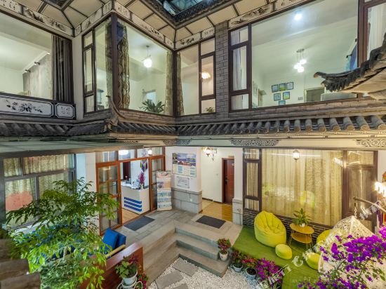 Yuboxuanlnn in Dali, People's Republic of China