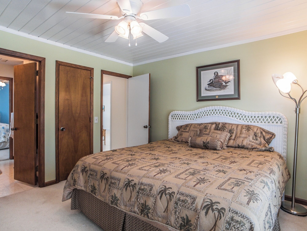 Dock Holliday — 4-Star Luxury Hotel in Santa Cruz, United States