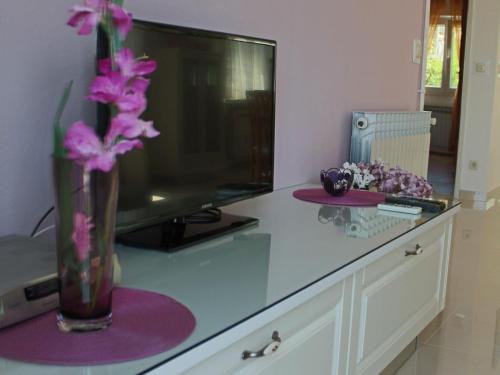 Apartment Siesta Two Bedroom Apartment with Balcony and Sea View — 4-Star Luxury Hotel in Cavtat, Croatia