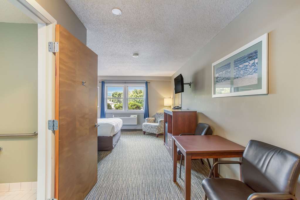 Quality Inn & Suites Gorham Riverside - photo 17