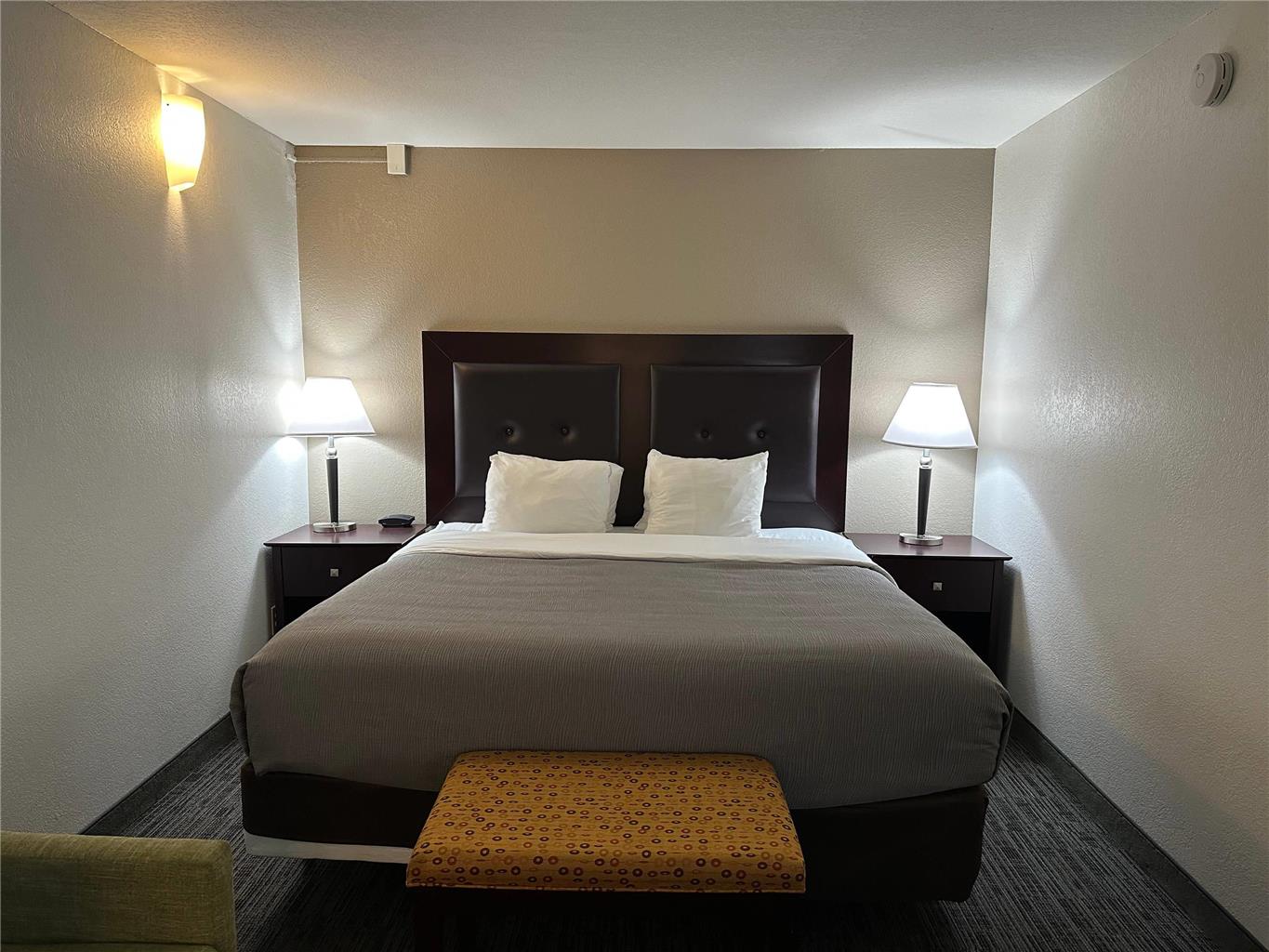 Quality Inn & Suites Everett - photo 40