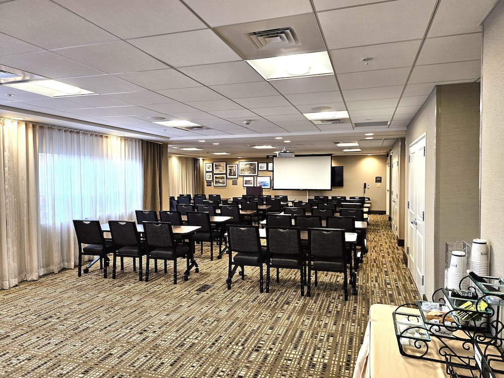 Staybridge Suites Marquette by IHG - photo 34