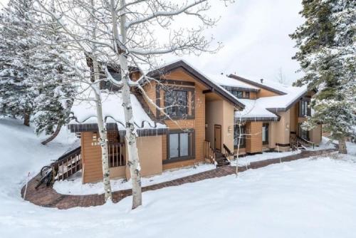 Rp127 Ski In Out Silver Lake in Bridgeport, United States