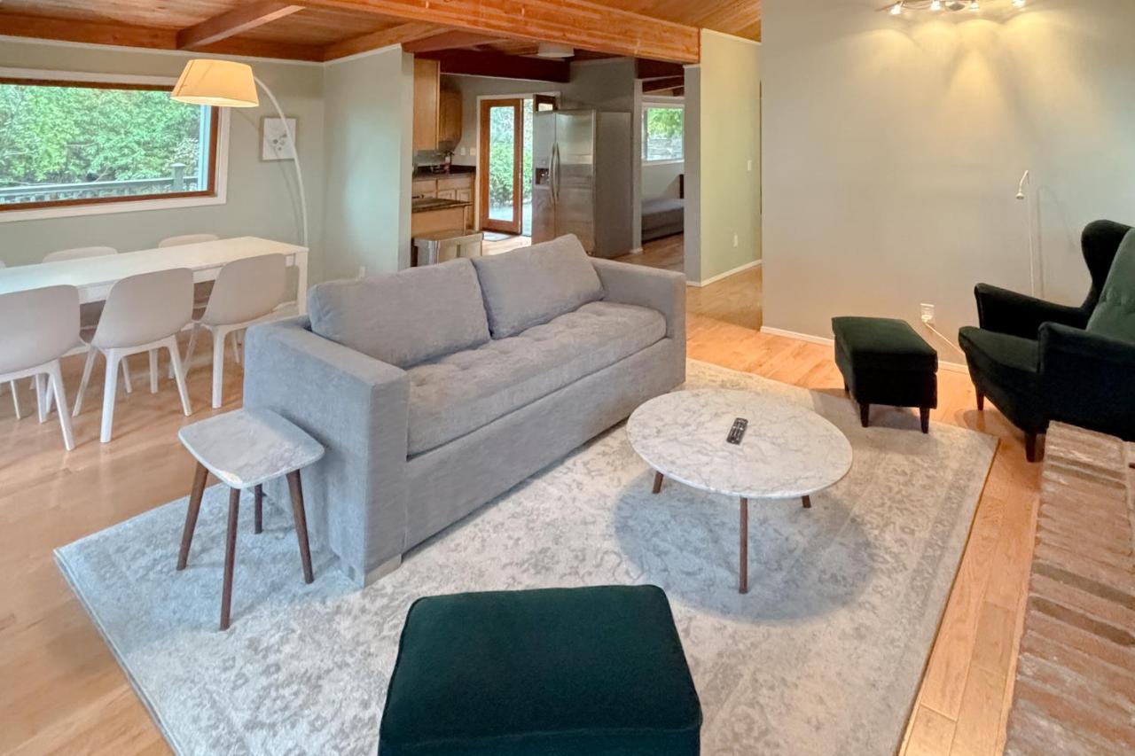 Hacienda — hotel in Forestville