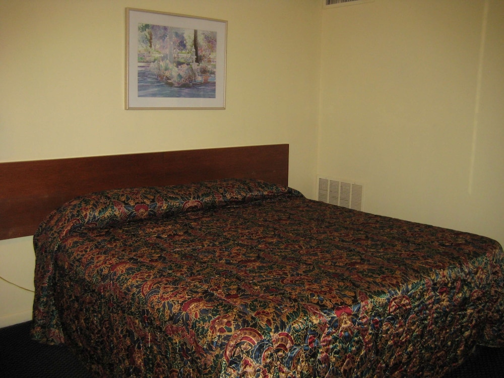 Guest House Motel - photo 14