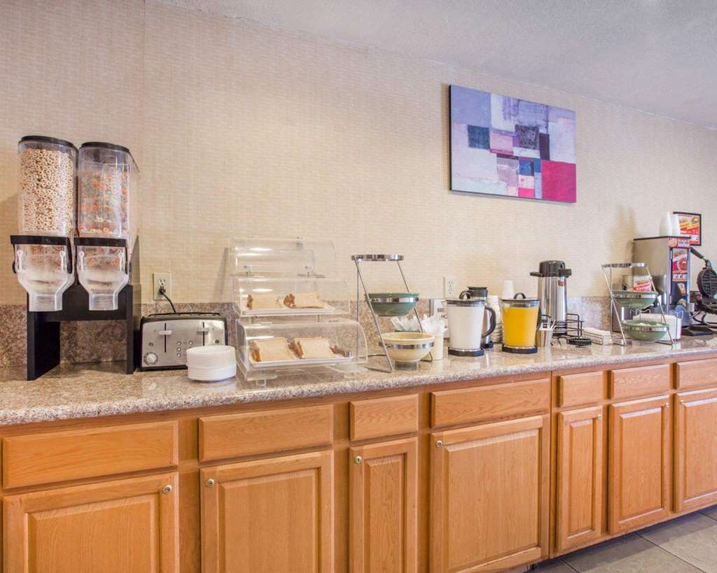 Econo Lodge Inn & Suites Lodi Wine Country Area - photo 15