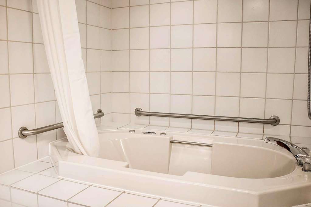 Rodeway Inn Abbotsford - photo 24