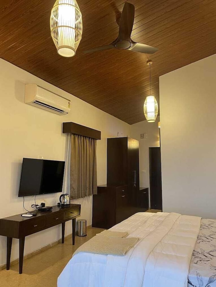 Waves and Vibes Resort — Pune — photo 3