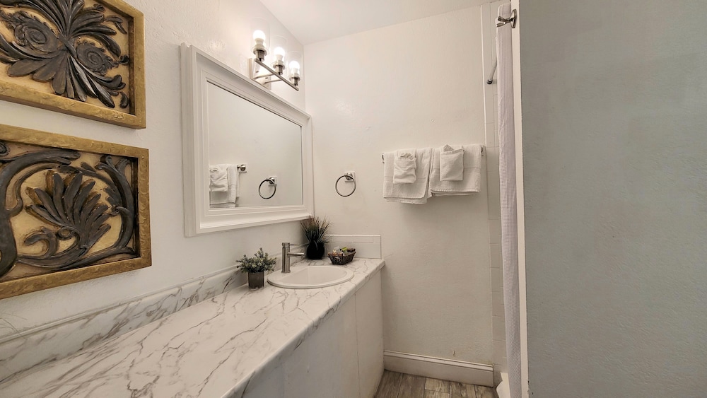 Sunny Palms Inn - photo 26