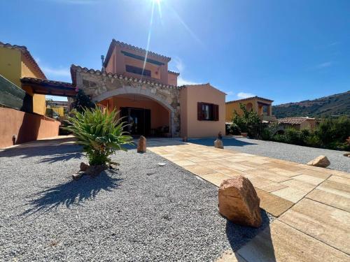 Villa Sunrise — 4-Star Luxury Hotel in Budoni, Italy