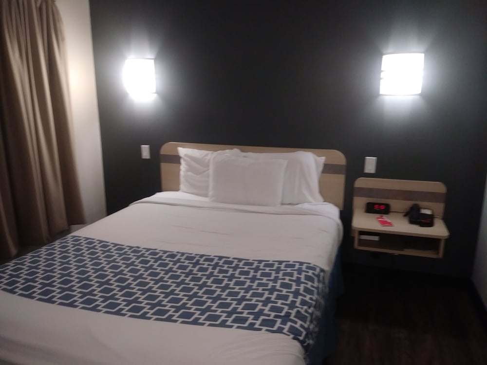 Red Lion Inn & Suites Butte - photo 6