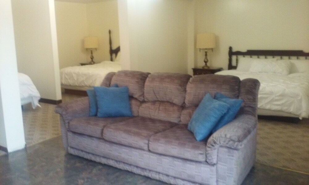 Colonial Mountain Inn - photo 18
