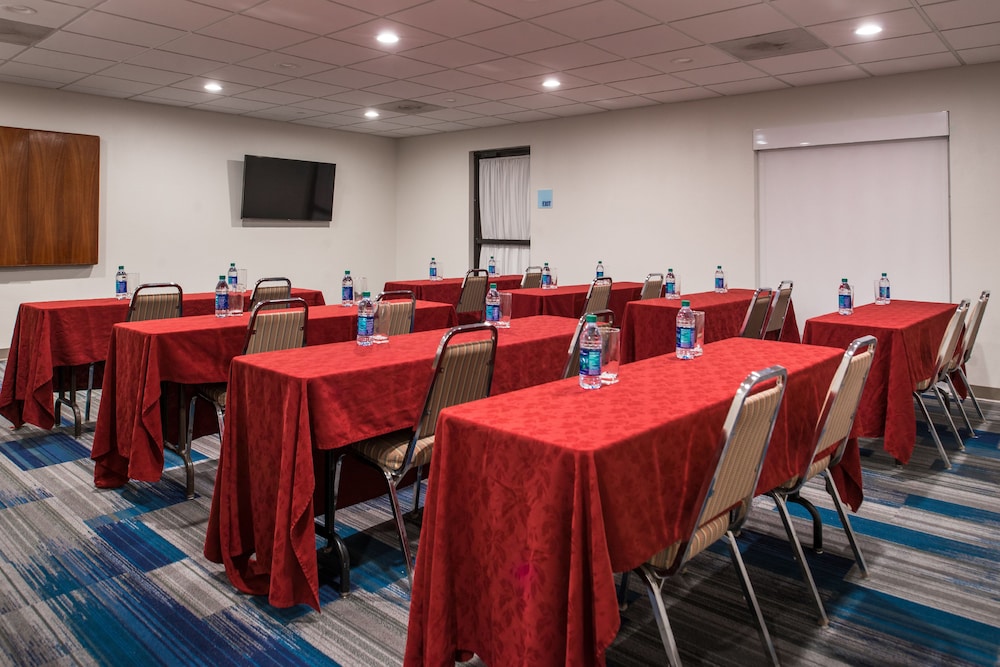 Holiday Inn Express Hotel & Suites Tampa Anderson Rd Veteran by IHG - photo 60