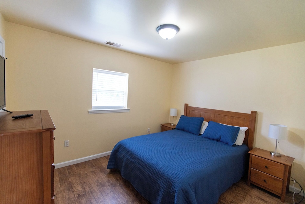 Howard's Creek Inn - photo 18