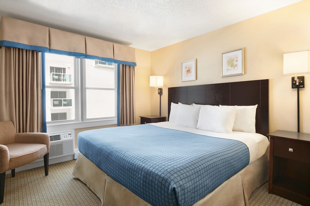 Harrison Hall Hotel - photo 36