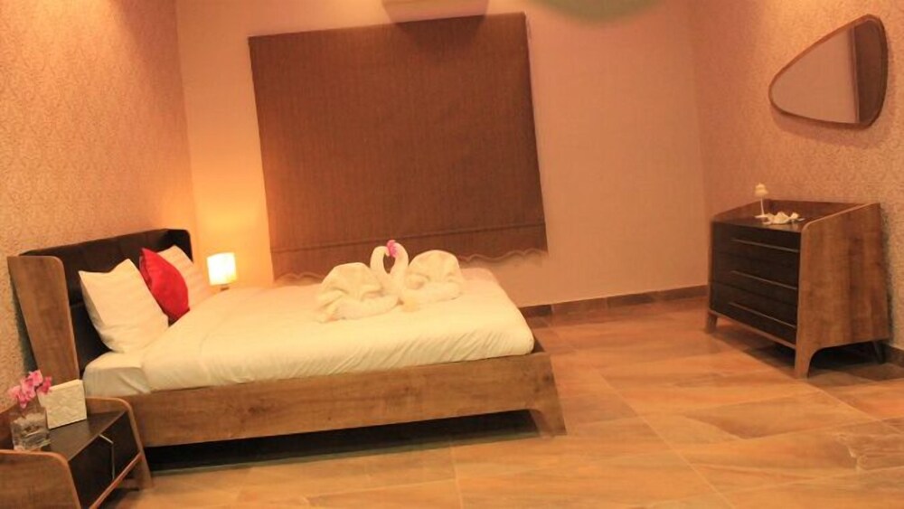 Royal Chalet — Al Ahmadi — photo 2