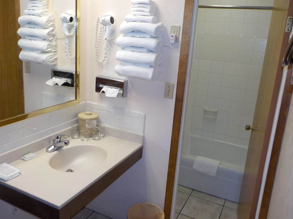 Indian Hills Inn & RV Park - photo 29