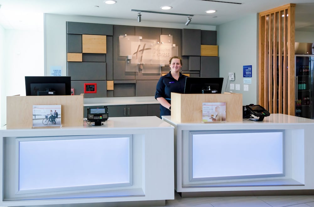 Holiday Inn Express & Suites Taylor an IHG Hotel - photo 2