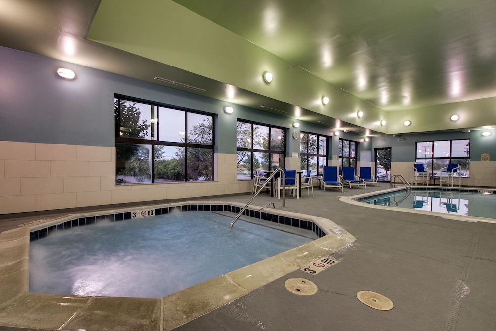 Holiday Inn Express & Suites Morris by IHG - photo 42
