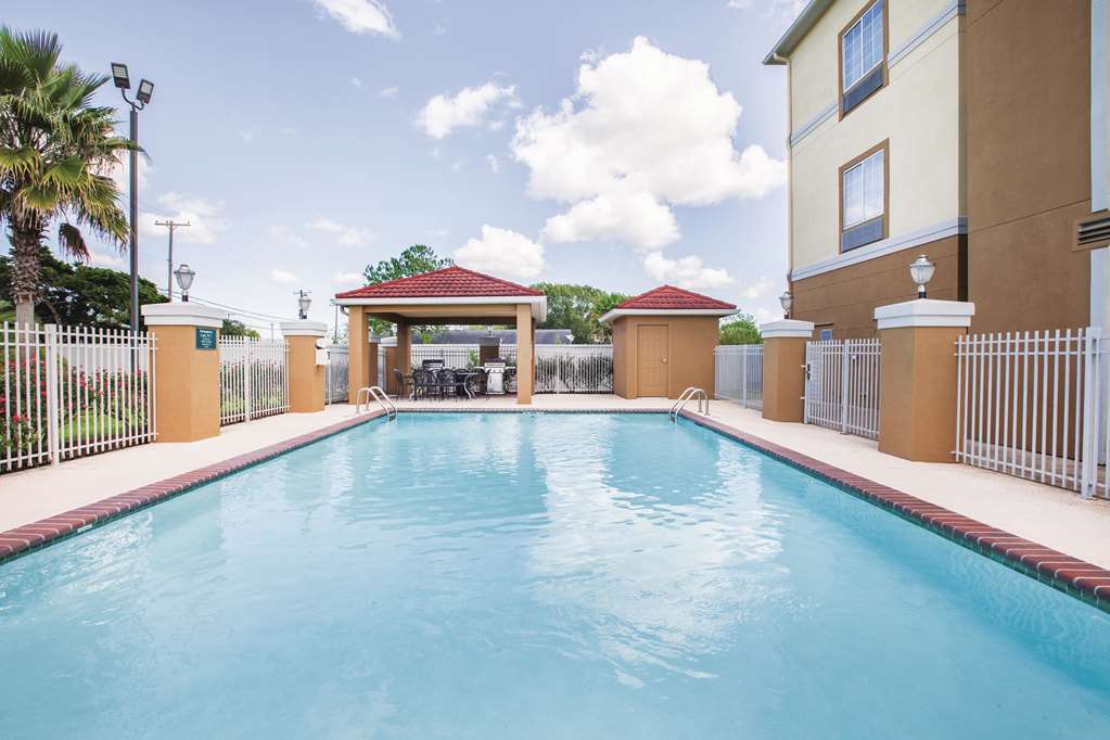 La Quinta Inn & Suites by Wyndham Bay City - photo 8