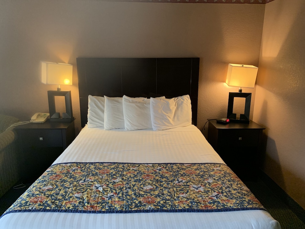 Lincoln Inn Express Hotel and Suites - photo 10
