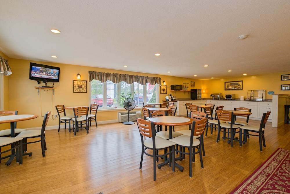 Coachman Inn - photo 40