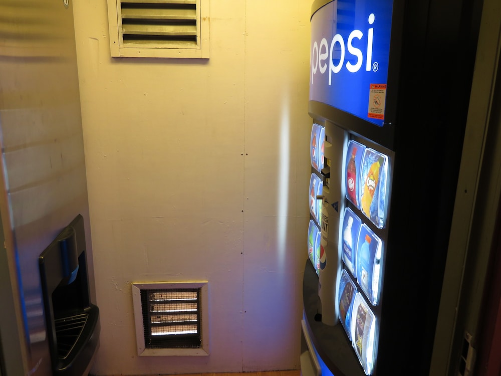 Royal Crest Motel - photo 27