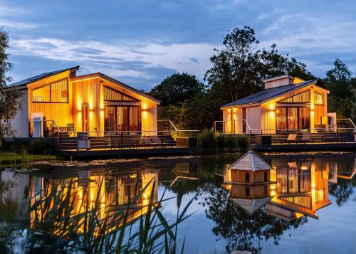 Woad Mill Lakeside Lodges — Boston — photo 5