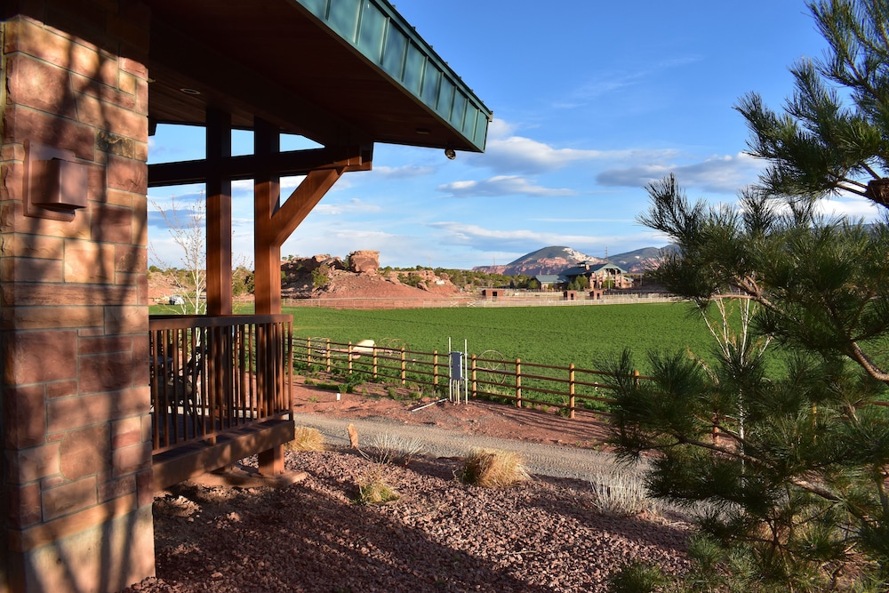 Cougar Ridge Resort LLC - photo 64