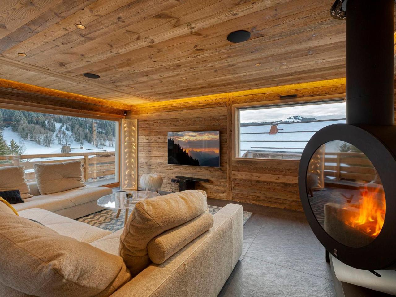Chalet La Clusaz 6 pièces 14 personnes FR 1 459 149 — 5-Star Luxury Hotel in La Clusaz, France