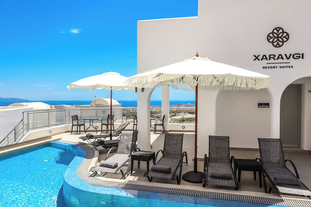 Xaravgi resort suites - last minute hotel in Fira
