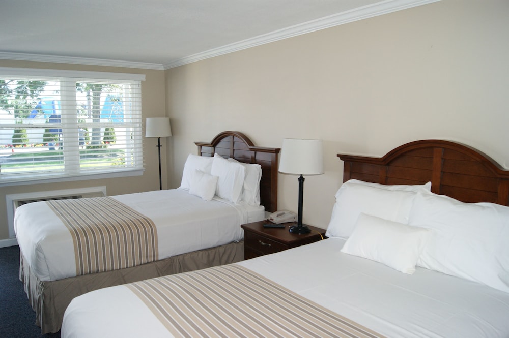 Cape Cod Family Resort and Inflatable Park - photo 2
