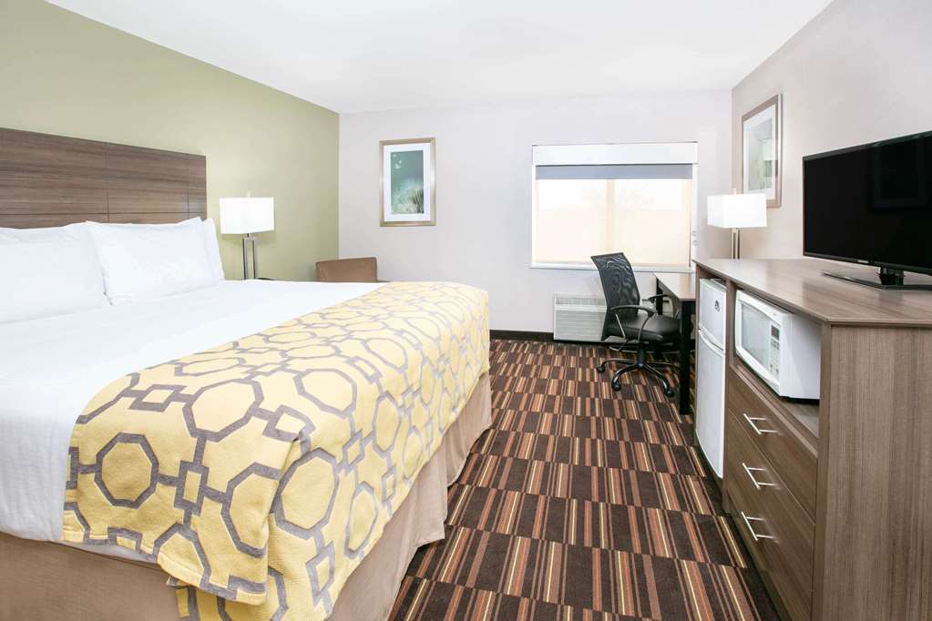Baymont by Wyndham Plano - photo 9